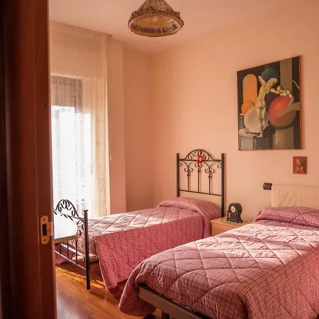 Casa Vacanze La Collina Incantata Σπίτι διακοπών *